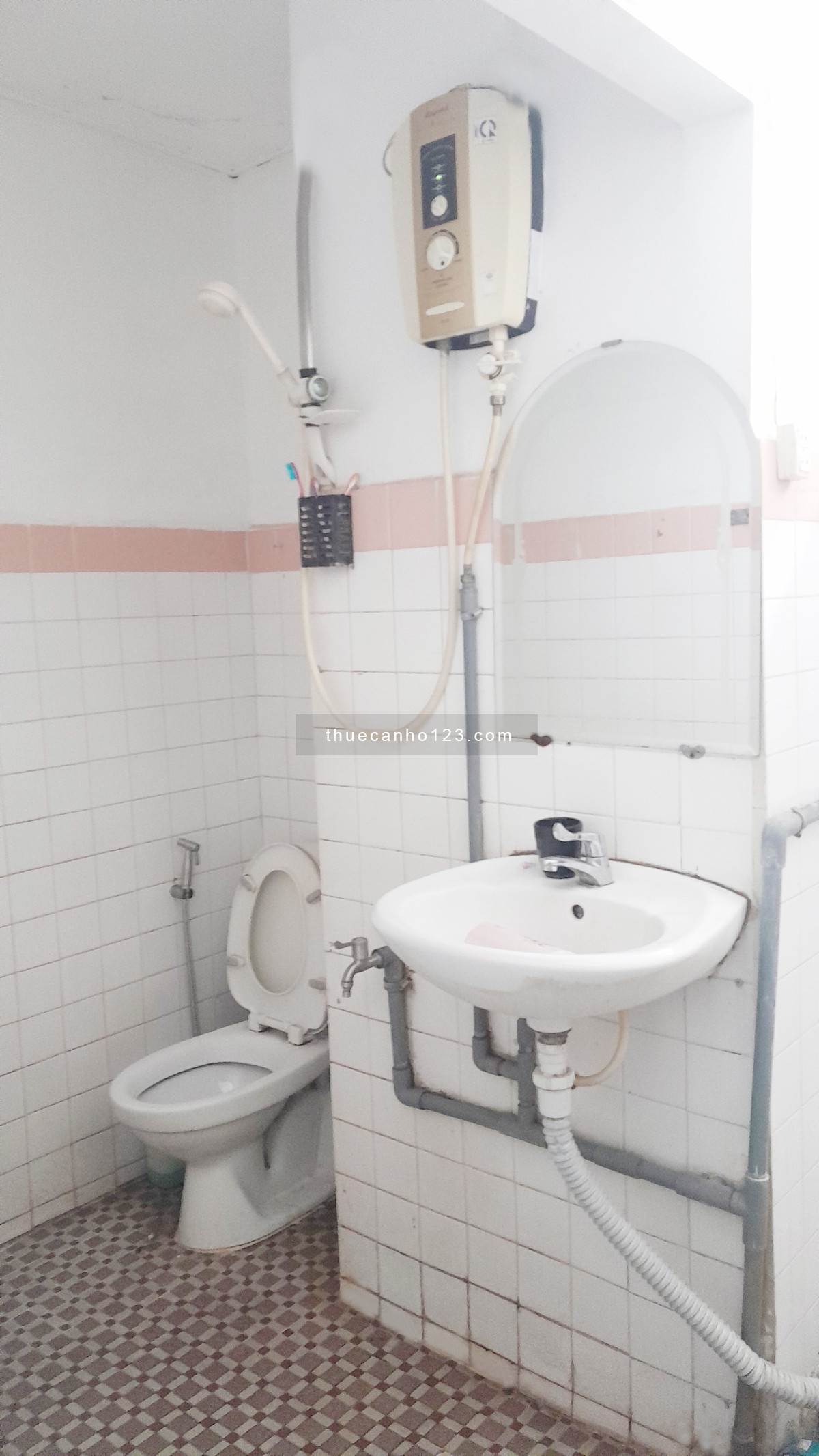 Cho thuê căn hộ CC Hùng Vương - ĐHYD. DT 56m2, 2PN,1WC, 7.5tr/tháng