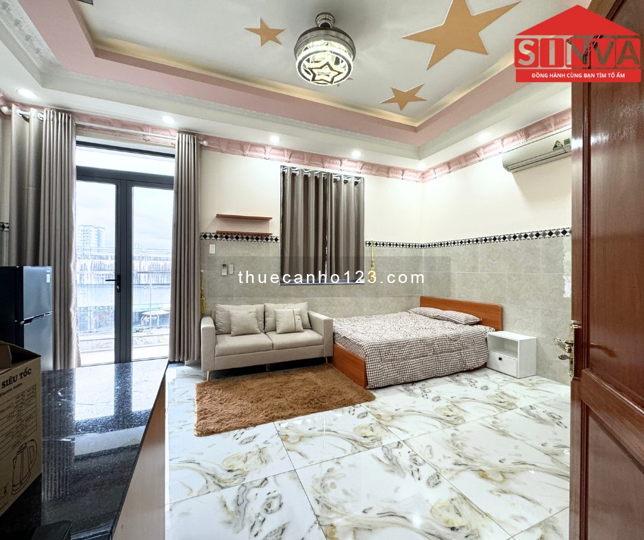 Studio Ban Công Full Nội Thất gần Crescent Mall