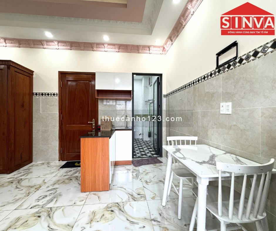 Studio Ban Công Full Nội Thất gần Crescent Mall