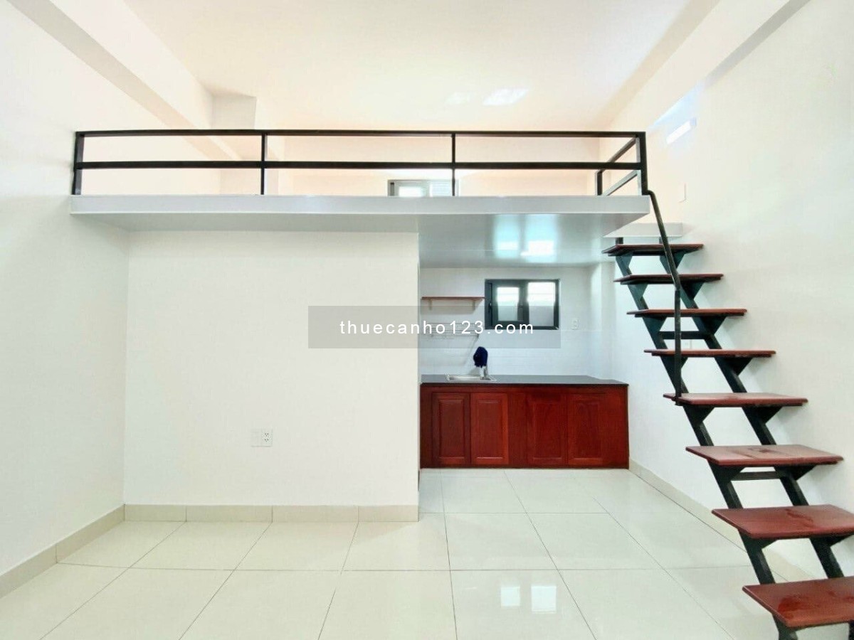 Giá rẻ - phòng đẹp cho mấy em đây Duplex - cửa sổ - gần cầu Tân Thuận, Đh Tài Chính