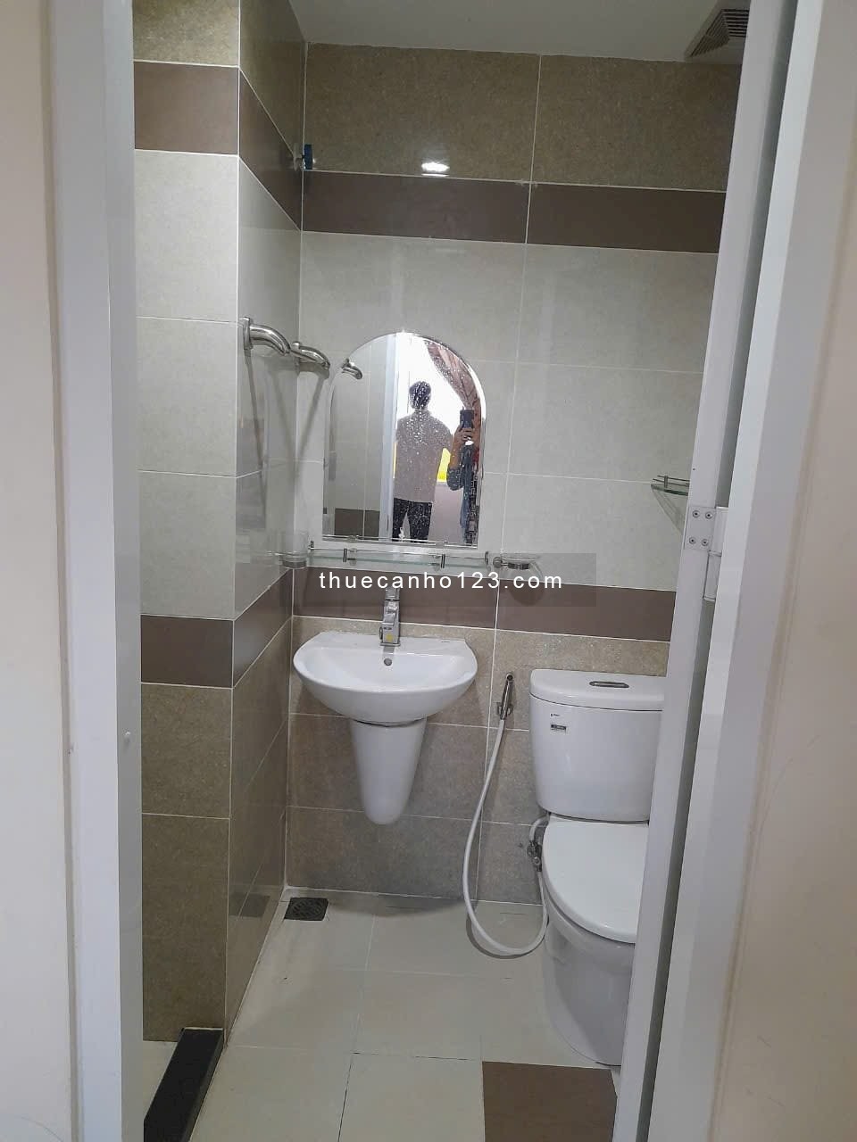 Chung cư Mỹ Phước,P2, Bình Thạnh căn 2p gủ, 2wc,giá 12tr/tháng