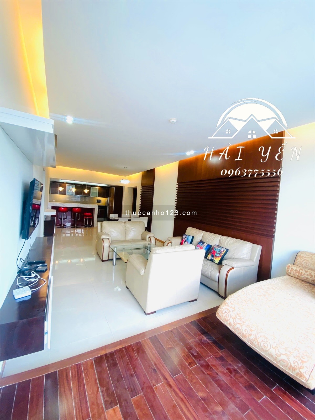 Hải Yến 0963.77.55.56 - cho thuê căn hộ 3 PN tại SAIGON PEARL giá 28 triệu, view sông, tầng cao