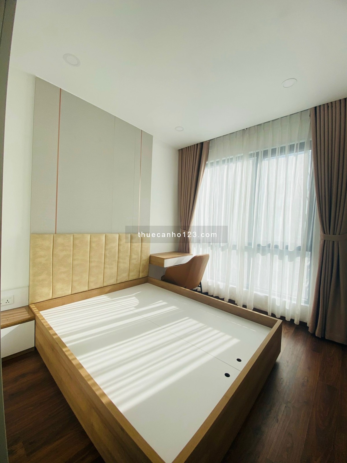 ONE VERANDAH 3PN - NỘI THẤT LUXURY , VIEW SÔNG - Giá chỉ 28tr