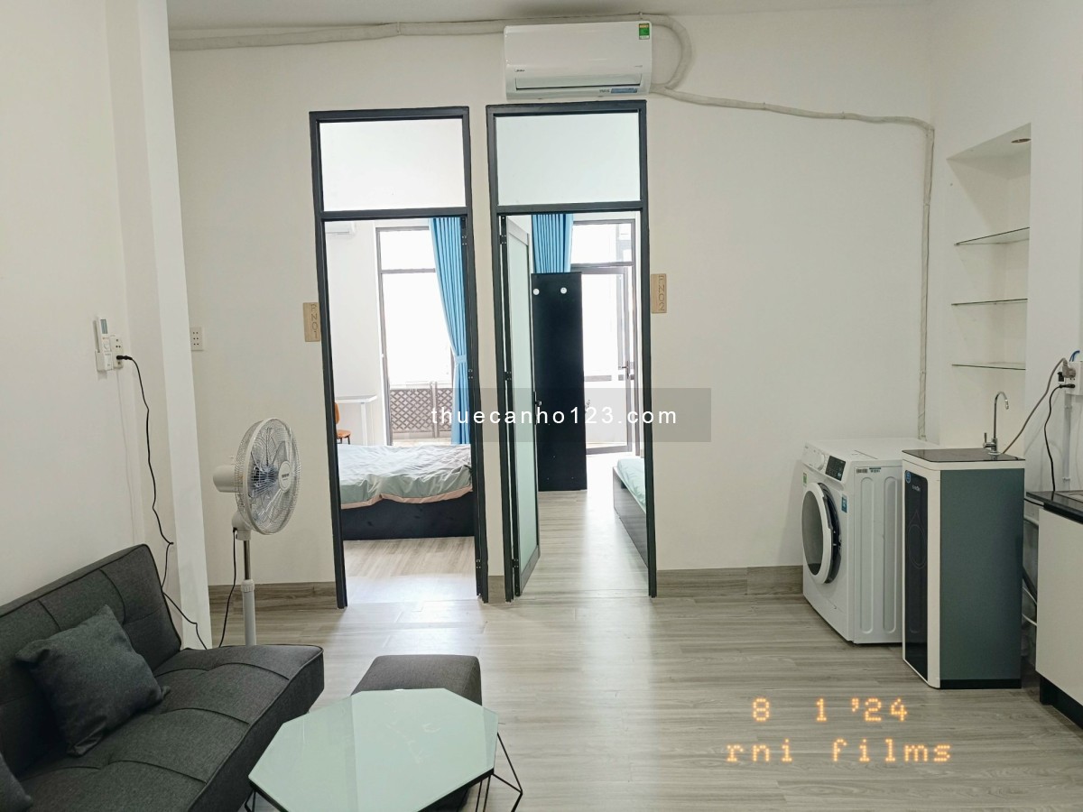 Cho thuê căn hộ 2 phòng ngủ ban công, cửa sổ lớn, full nôị thất, máy giặt sấy riêng, Quận 3