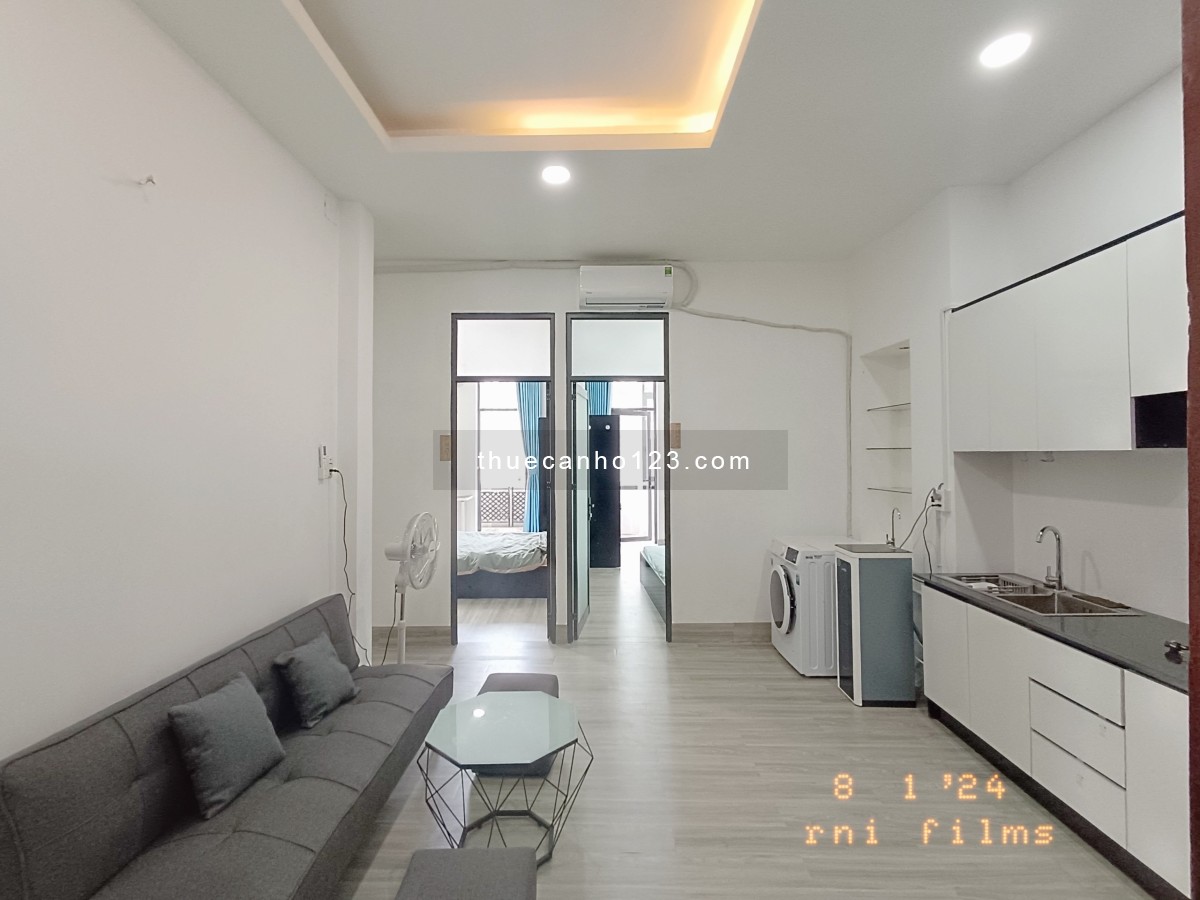 Cho thuê căn hộ 2 phòng ngủ ban công, cửa sổ lớn, full nôị thất, máy giặt sấy riêng, Quận 3