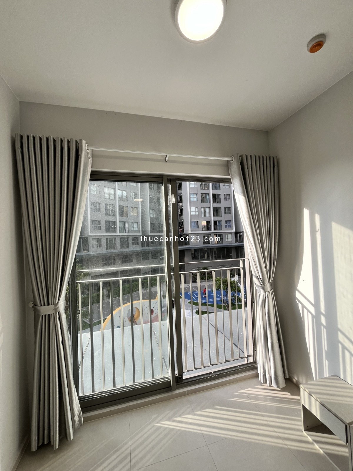 Cho Thuê Giá 5tr8/Th Căn 2PN 60m2, Sẵn Nội Thất, View Nội Khu, Chung Cư WESTGATE