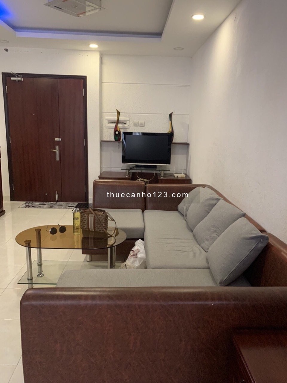 Cho thuê chung cư Central Garden, Võ Văn Kiệt, Q1: 80m2, 2p ngủ,NT, 14tr