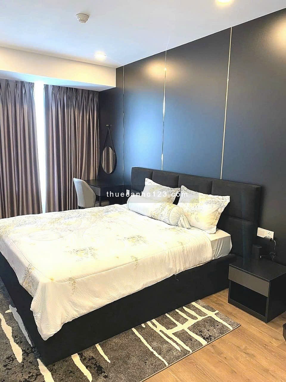 Cho thuê căn hộ Hùng Vương Plaza Q5 130m2, 3pn, 3wc, căn góc, bancon rộng, nhà đẹp. Giá: 20 tr/th