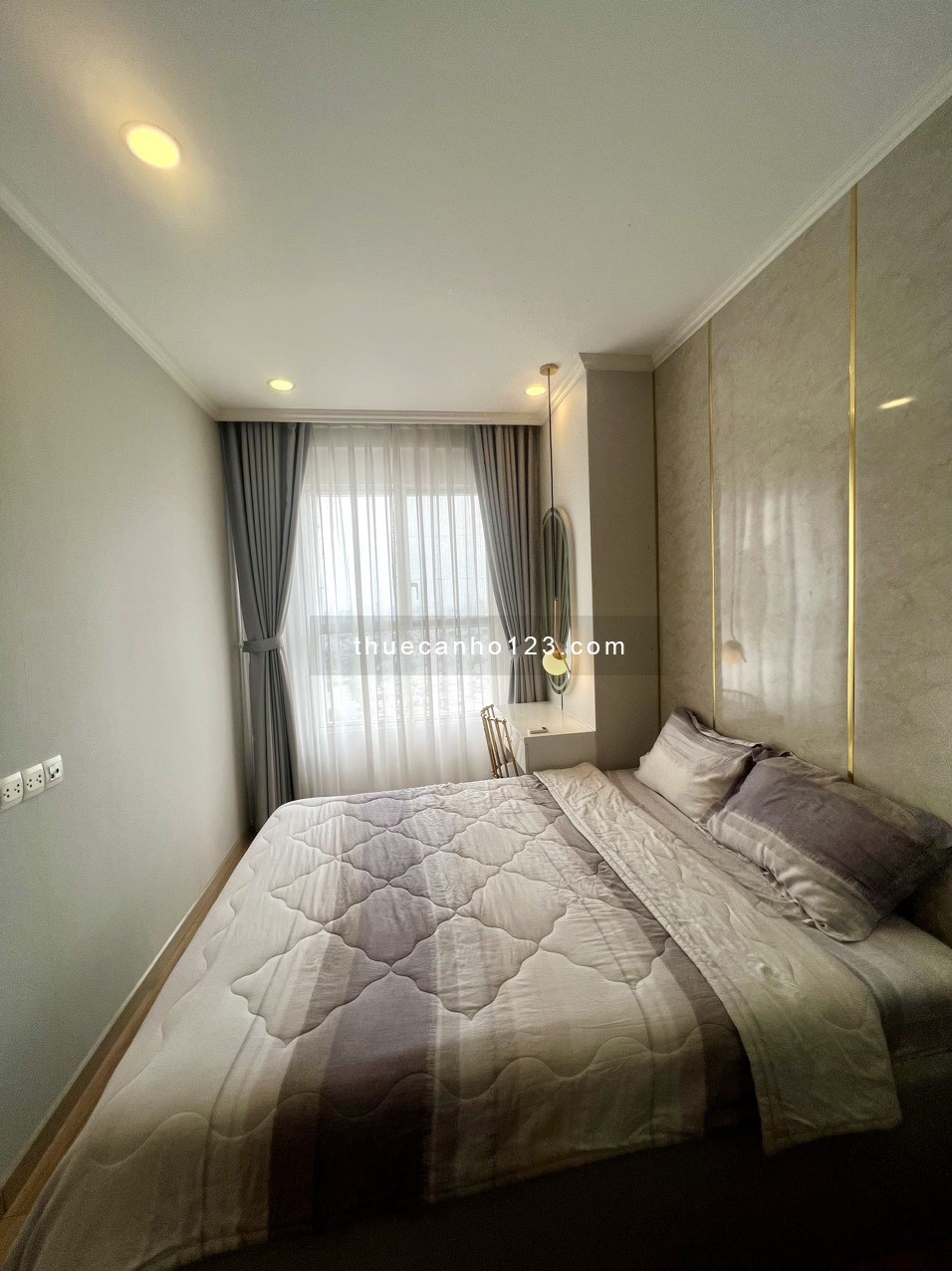 Căn 76m2, 2PN, 2WC Sunrise City, Nội Thất Cao Cấp, Gía chỉ 18tr/tháng, FREE PQL Hotline 0906233195