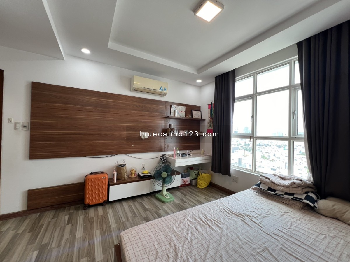 HATB 113m2, 3PN, 2WC Cho Thuê 14.5Tr/Tháng, Nhà Đẹp, Tầng Cao, View Q1 Hotline 0906233195