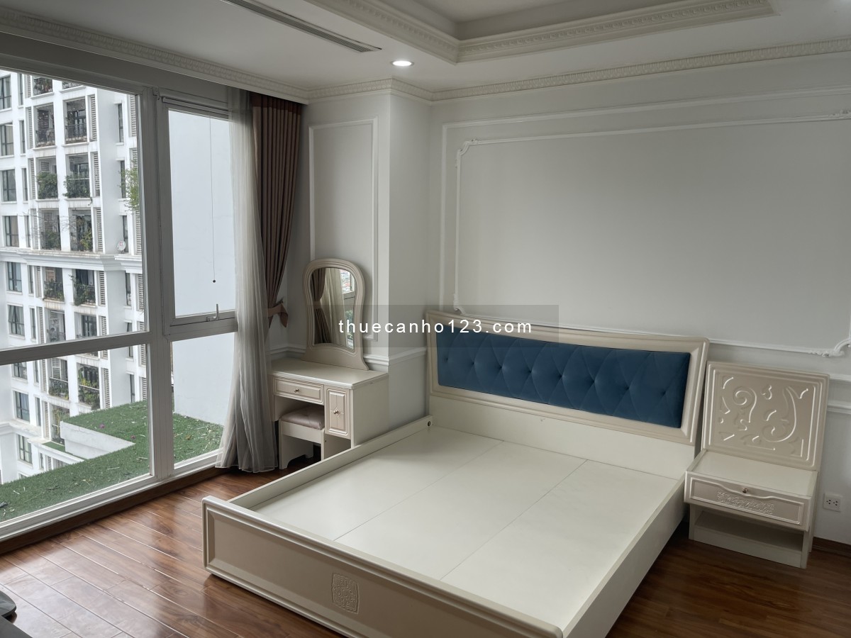 Chính chủ cho thuê gấp căn hộ sân vườn Royal city giá rẻ nhất thị trường