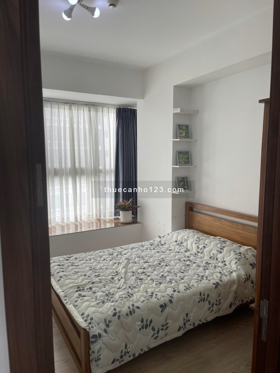 Cho thuê Midtown Phú Mỹ Hưng 2 pn 23tr