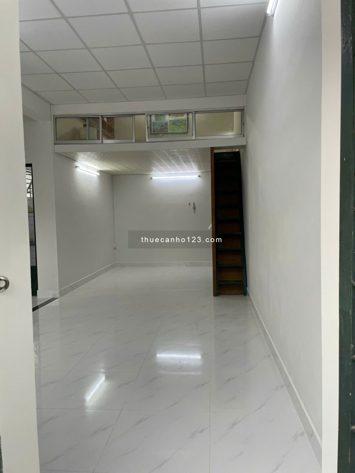 Chung Cư Lê Hồng Phong Quận 10 80m2 3PN 2WC NT cơ bản, giá 12tr