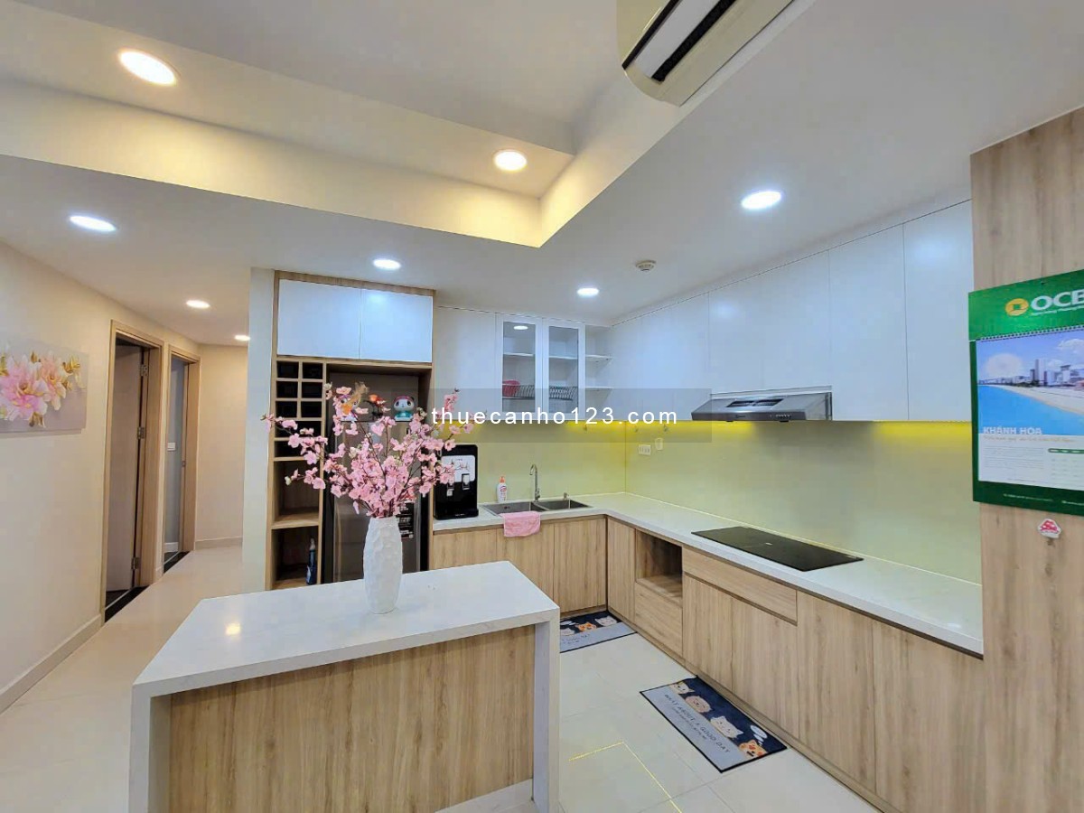 Gia đình cần cho thuê CH Orchard Garden 74m2, 2pn, 2wc, full NT đẹp, có bancon. Giá: 16 tr/th