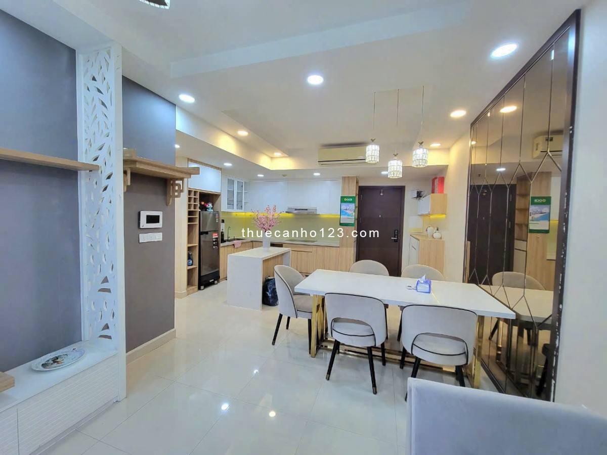 Gia đình cần cho thuê CH Orchard Garden 74m2, 2pn, 2wc, full NT đẹp, có bancon. Giá: 16 tr/th