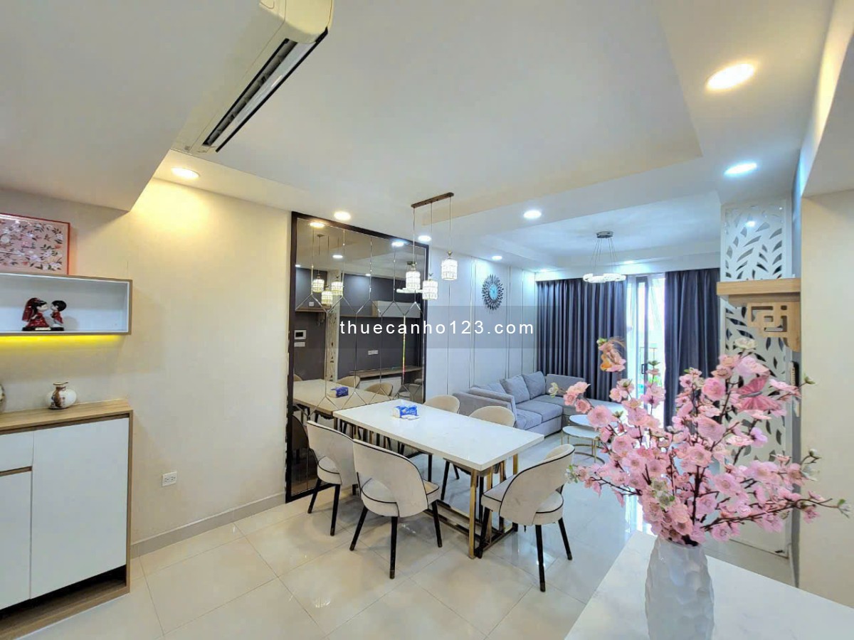 Gia đình cần cho thuê CH Orchard Garden 74m2, 2pn, 2wc, full NT đẹp, có bancon. Giá: 16 tr/th