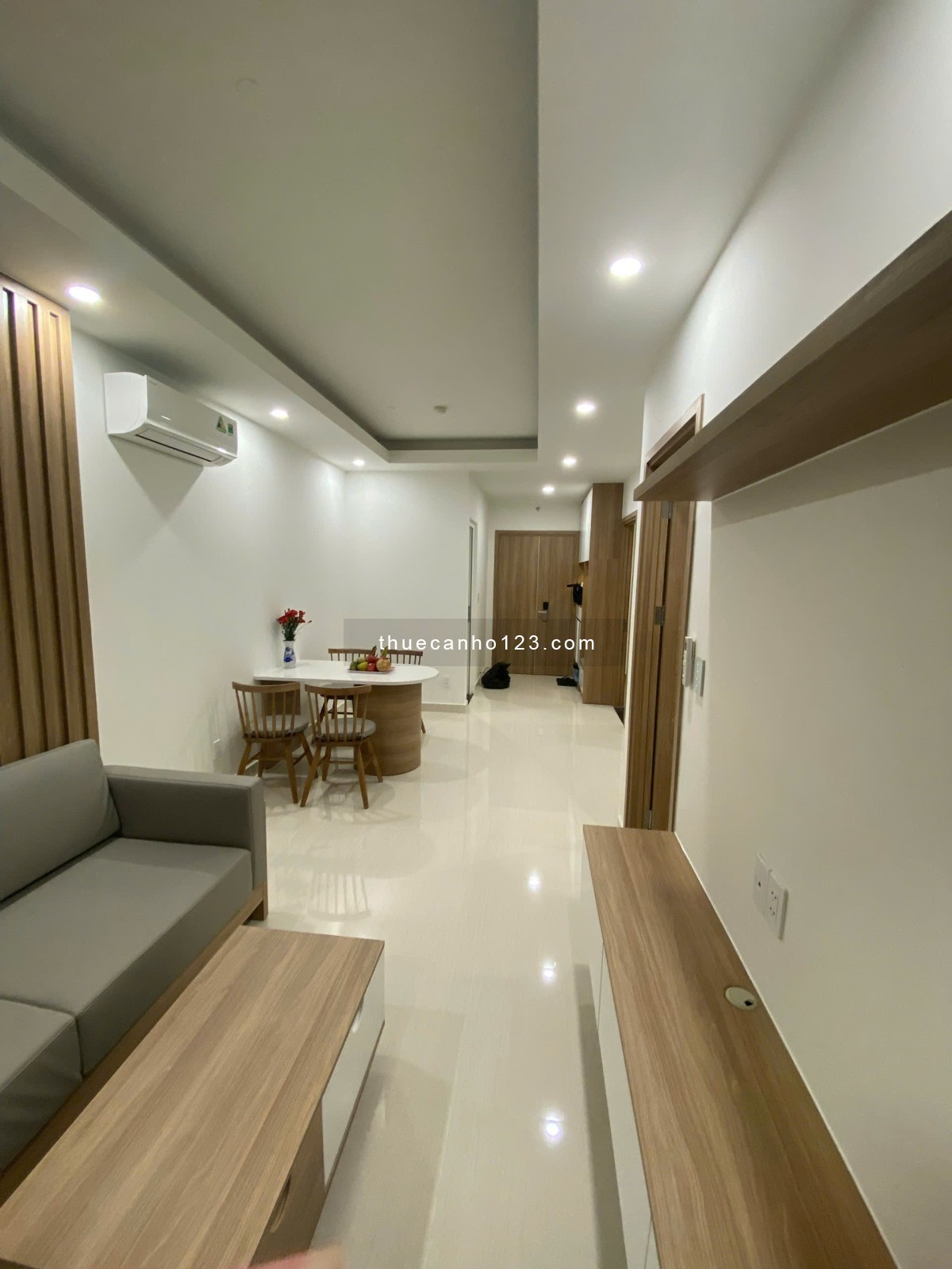 Cho thuê chung cư Lavita Charm, 70m2, 2 phòng ngủ, 2 toilet