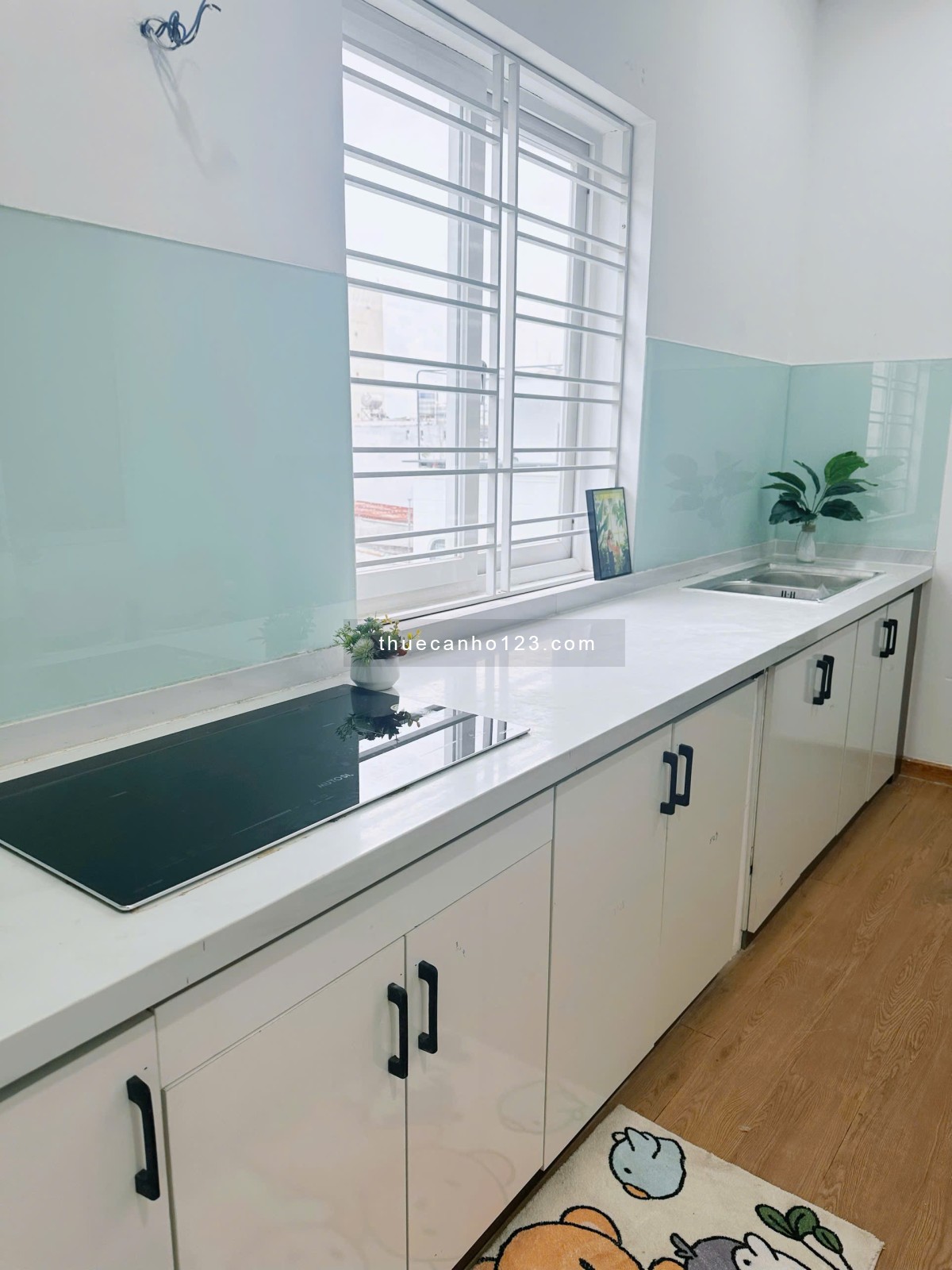 CĂN HỘ 3 PHÒNG NGỦ RỘNG 100M2, MỚI, FULL NỘI THẤT NGAY TÂN SƠN, CÓ BAN CÔNG