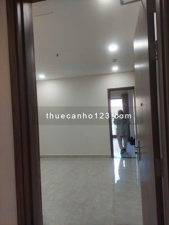 Cho thuê căn hộ Park Legend 45m2 1pn 1wc , phòng ngủ riêng biệt ban công thoáng mát 10tr 0938941438