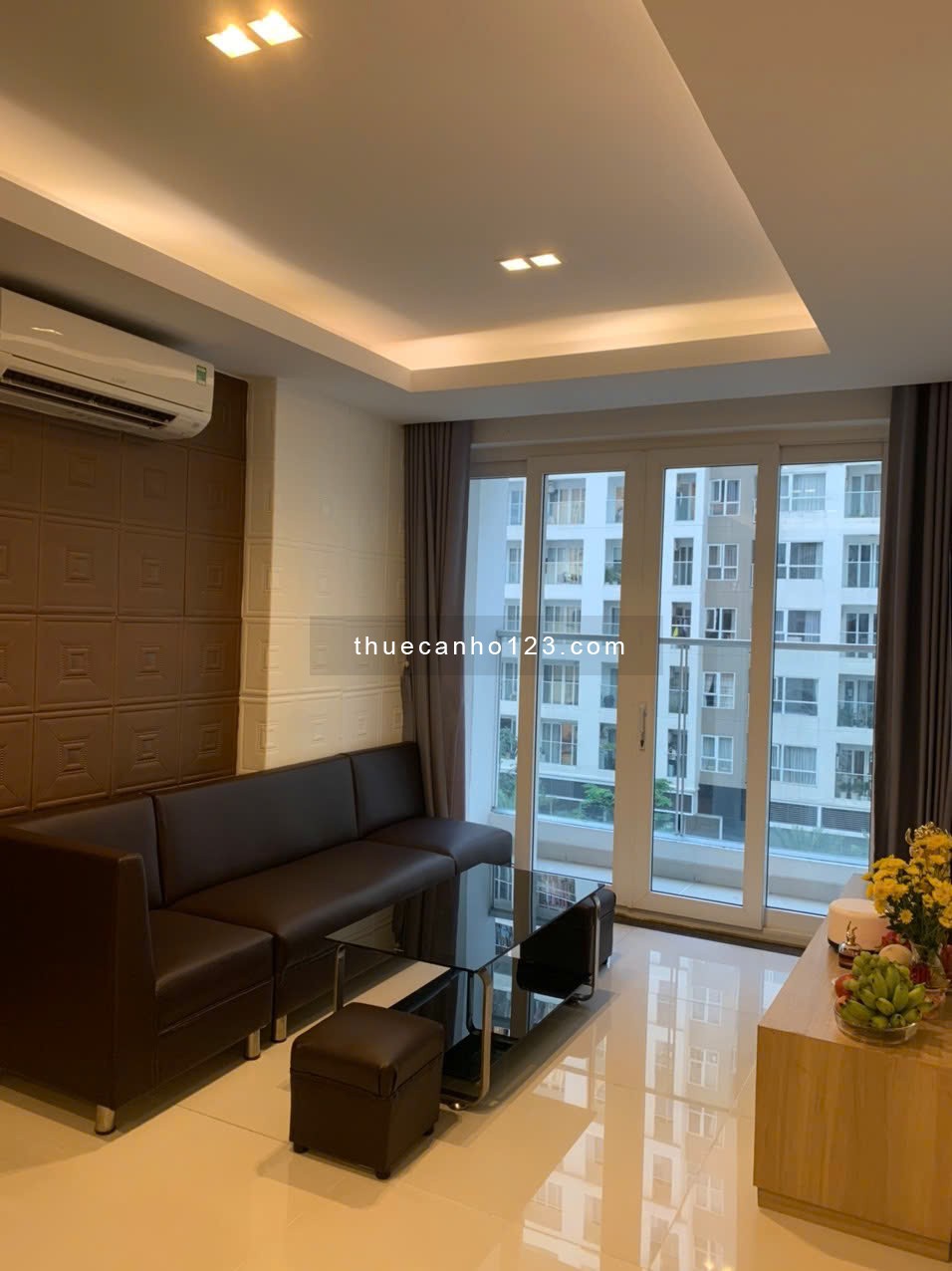 Cho thuê gấp căn hộ cao cấp Sky Center 75m2 2PN 2WC, Nhà đẹp view ban công thoáng mát 16.5 tr/th