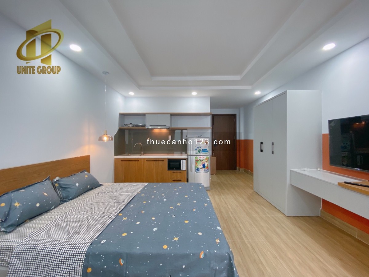 Cho thuê căn hộ Quận 1 ban công, thang máy gần chợ Bến Thành, phố Bùi Viện, TTTM Takashimaya