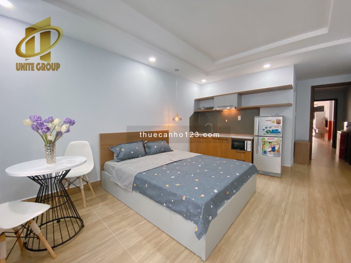 Cho thuê căn hộ Quận 1 ban công, thang máy gần chợ Bến Thành, phố Bùi Viện, TTTM Takashimaya