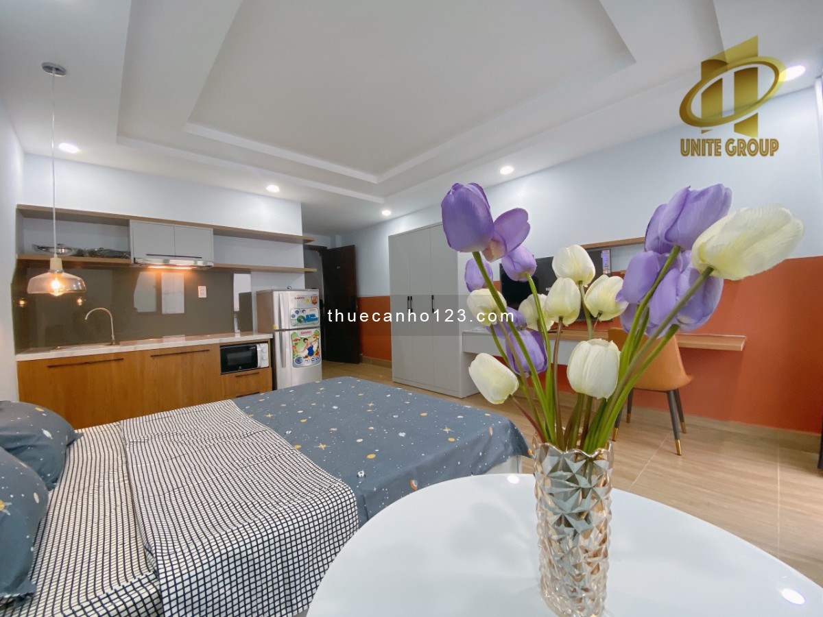 Cho thuê căn hộ Quận 1 ban công, thang máy gần chợ Bến Thành, phố Bùi Viện, TTTM Takashimaya