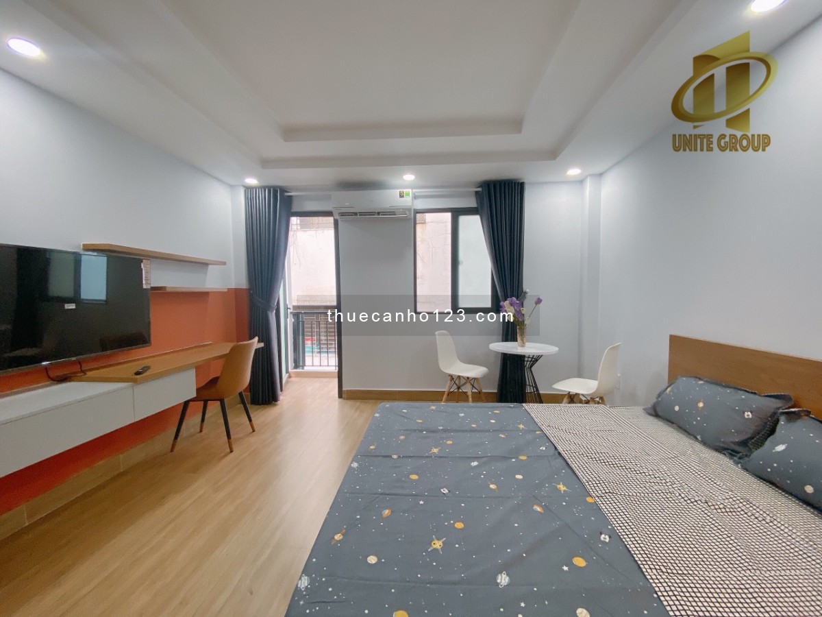 Cho thuê căn hộ Quận 1 ban công, thang máy gần chợ Bến Thành, phố Bùi Viện, TTTM Takashimaya