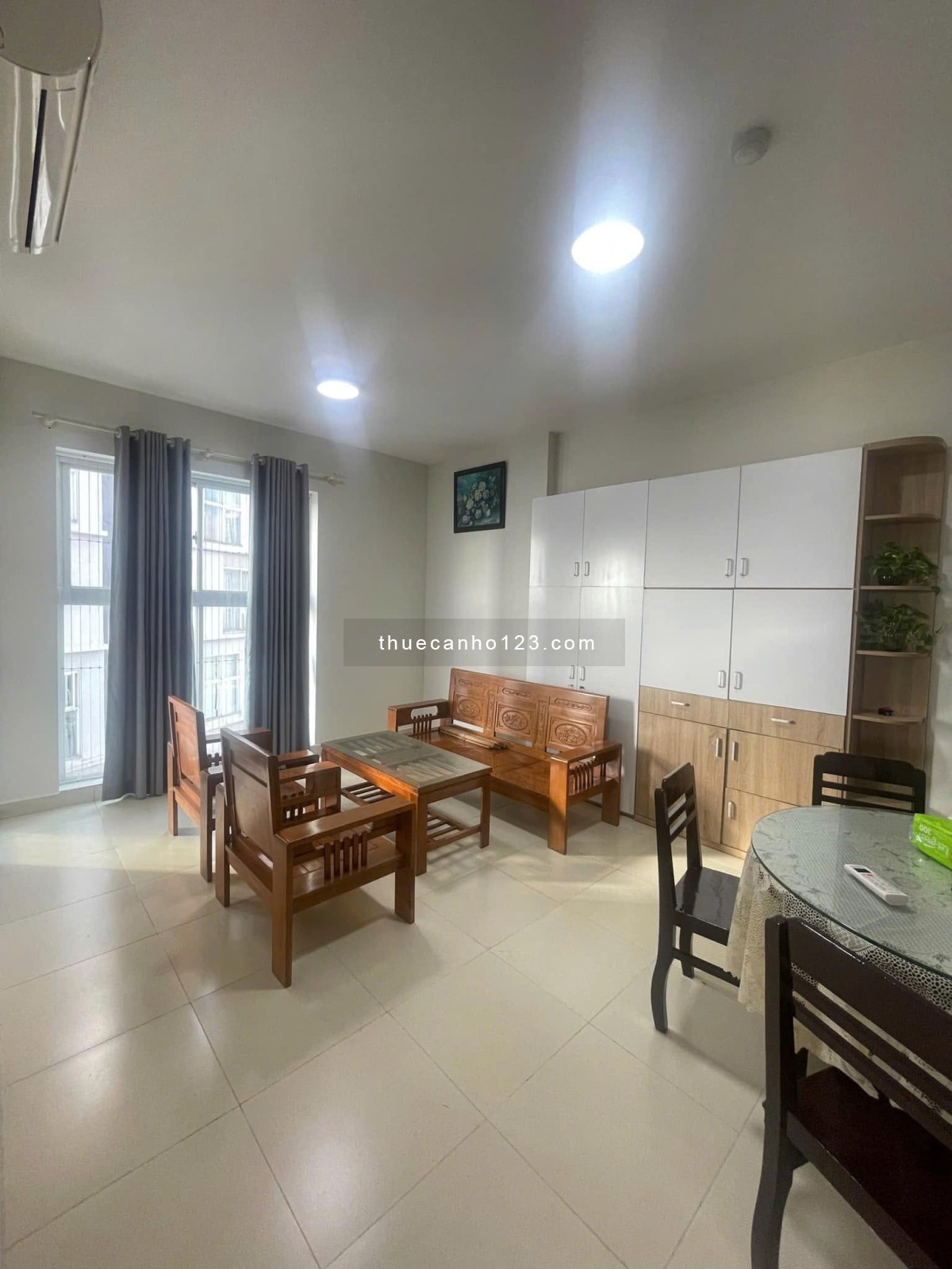 Chung cư Hoa Sen, Lạc Long Quân, Q11: 105m2, 3p ngủ, 2wc, Nội thất, 15tr