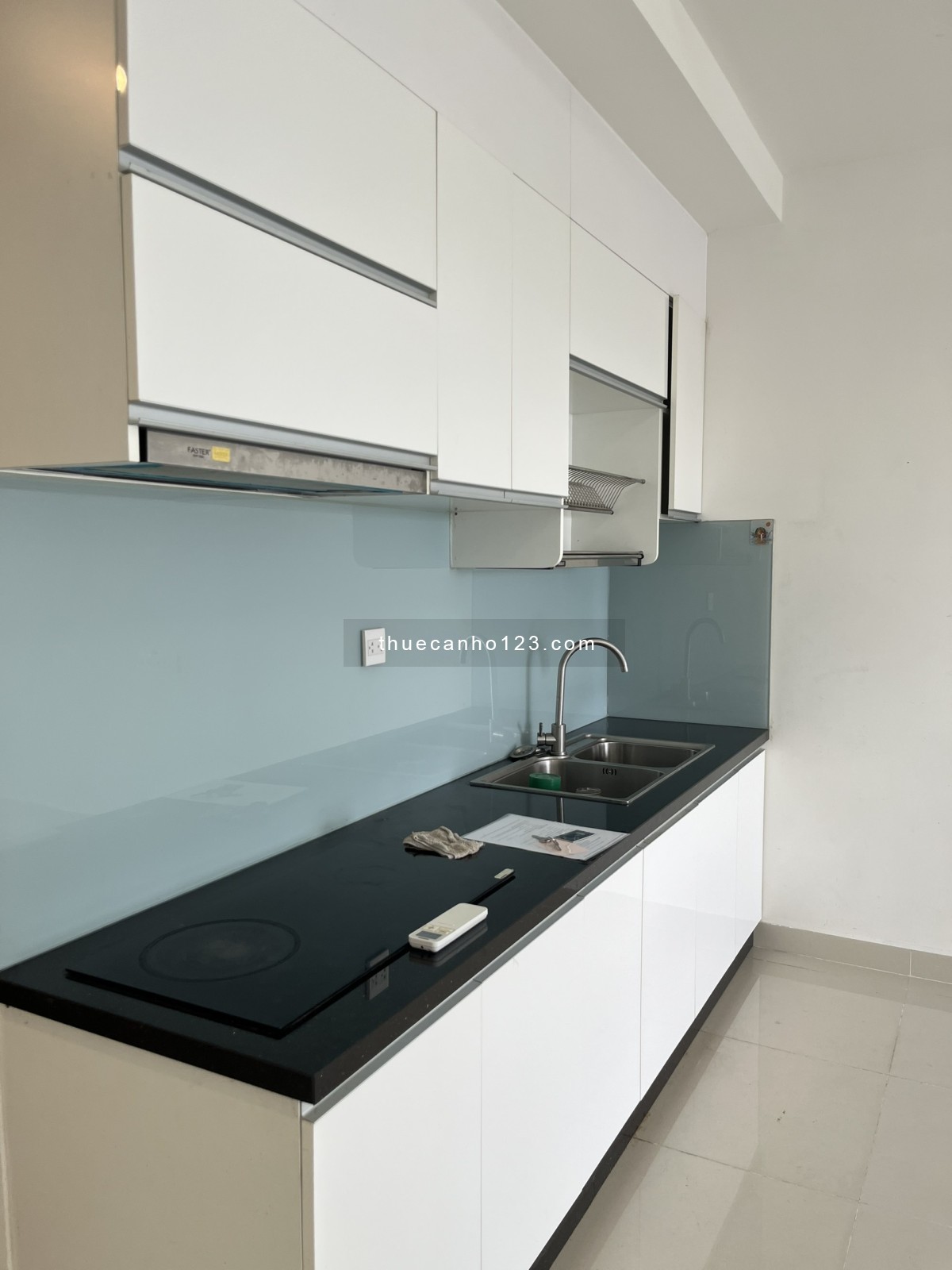 OT 39M2, Tầng Cao, Máy Lạnh - Bếp, Gía 10.5Tr, Nhà Đẹp - Sunrise CIty View Q7 HOTLINE 0906233195