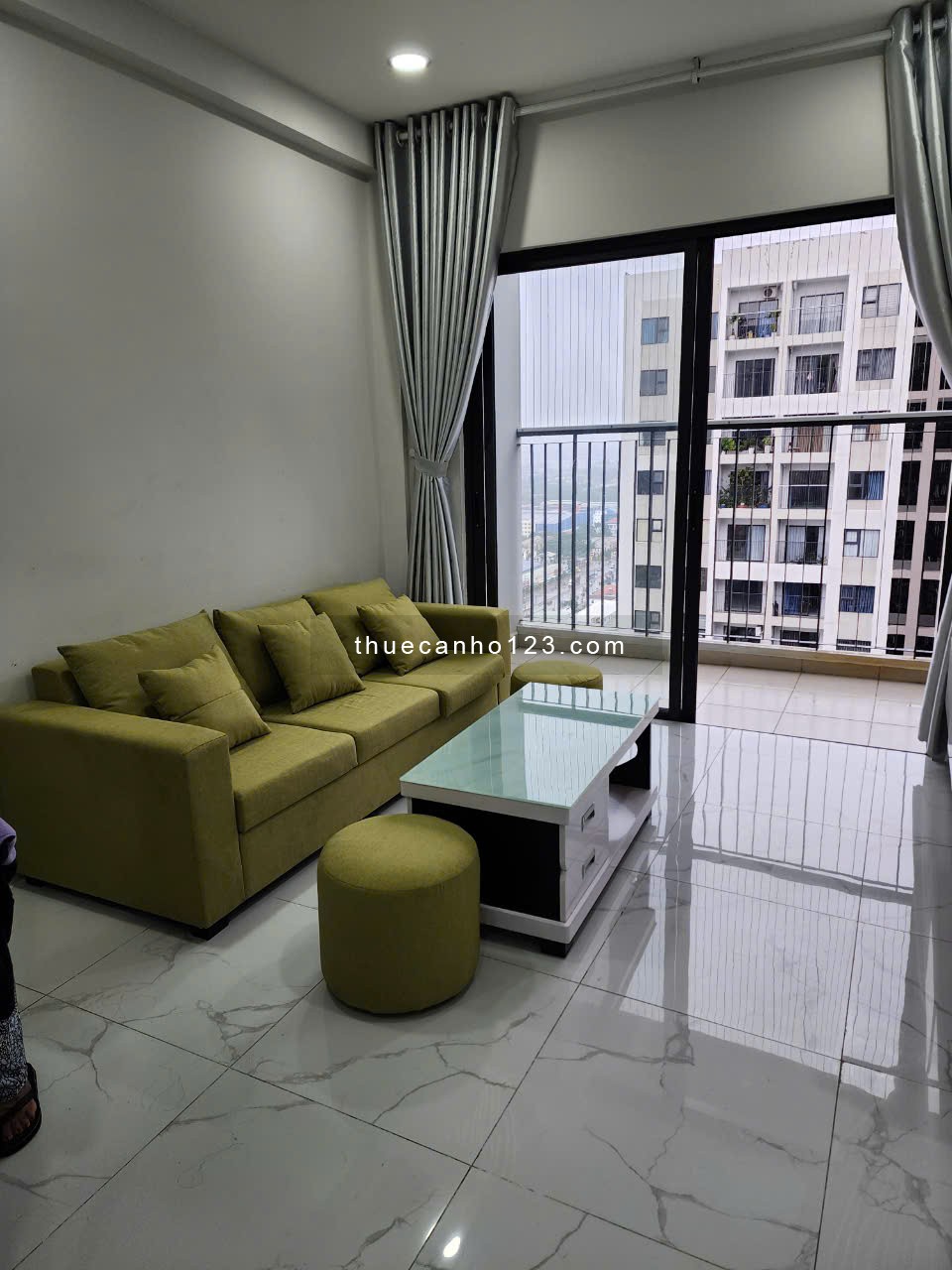 Chung cư Charm City ngay Ngã tư 550: Cho thuê căn hộ 2 phòng ngủ 70m2 full nội thất - 0987 588 029