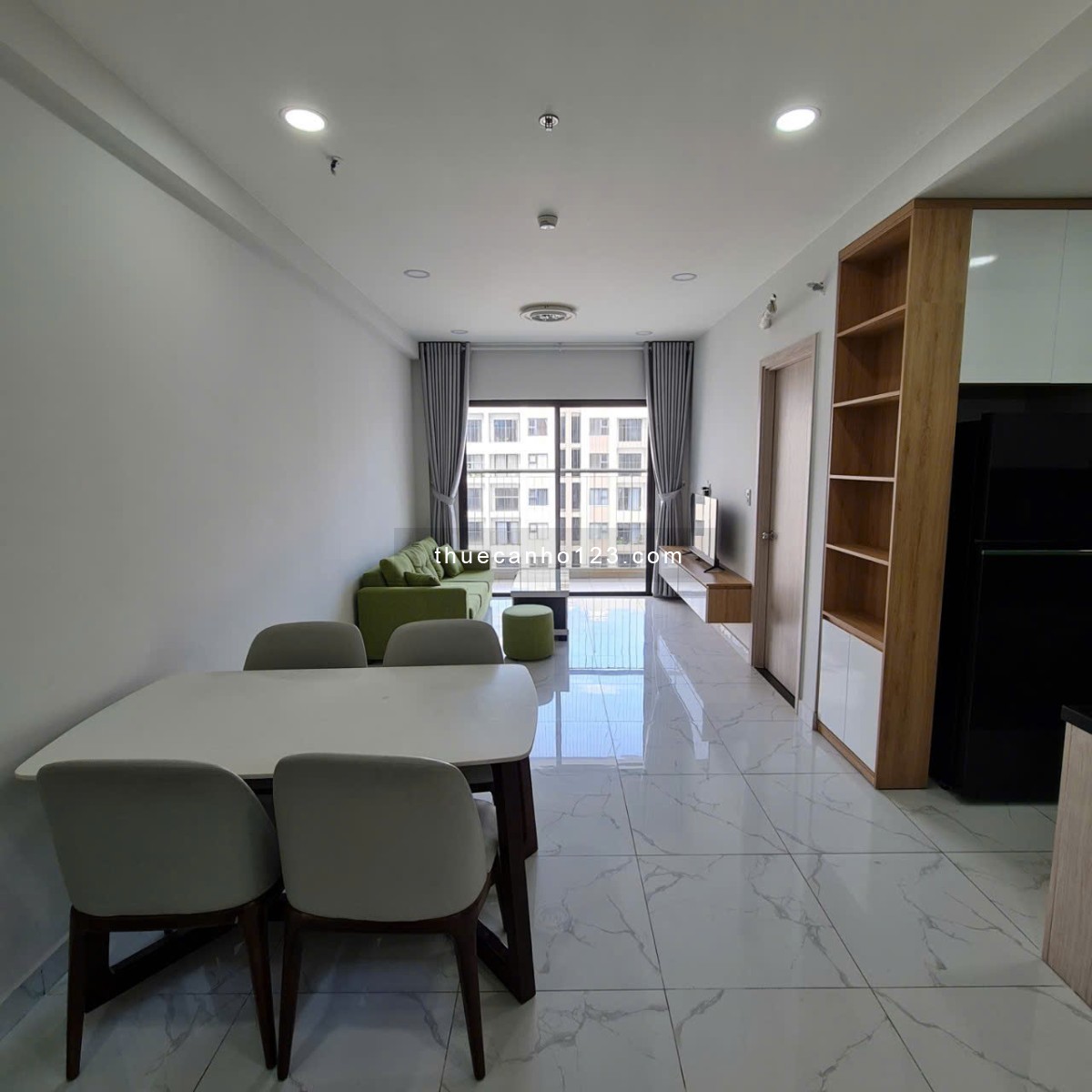 Chung cư Charm City ngay Ngã tư 550: Cho thuê căn hộ 2 phòng ngủ 70m2 full nội thất - 0987 588 029