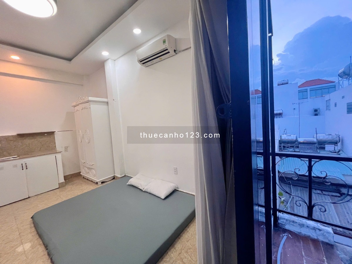 Studio Full nội thất có ban công ở gần sân bay