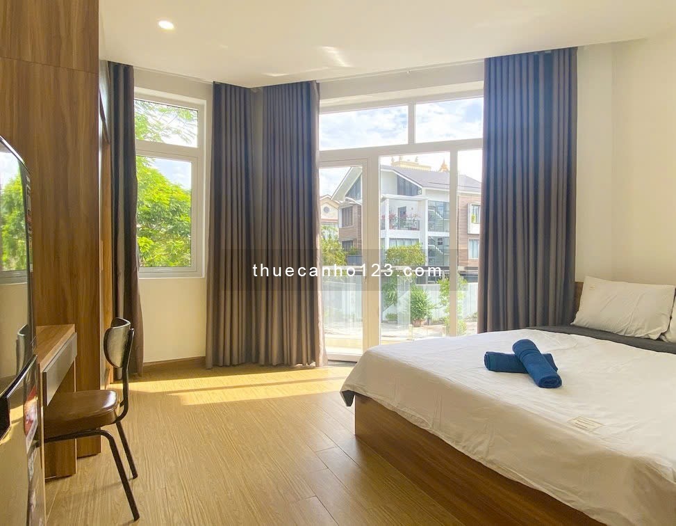 STUDIO full nội thất đối diện RMIT gần Crescent Mall