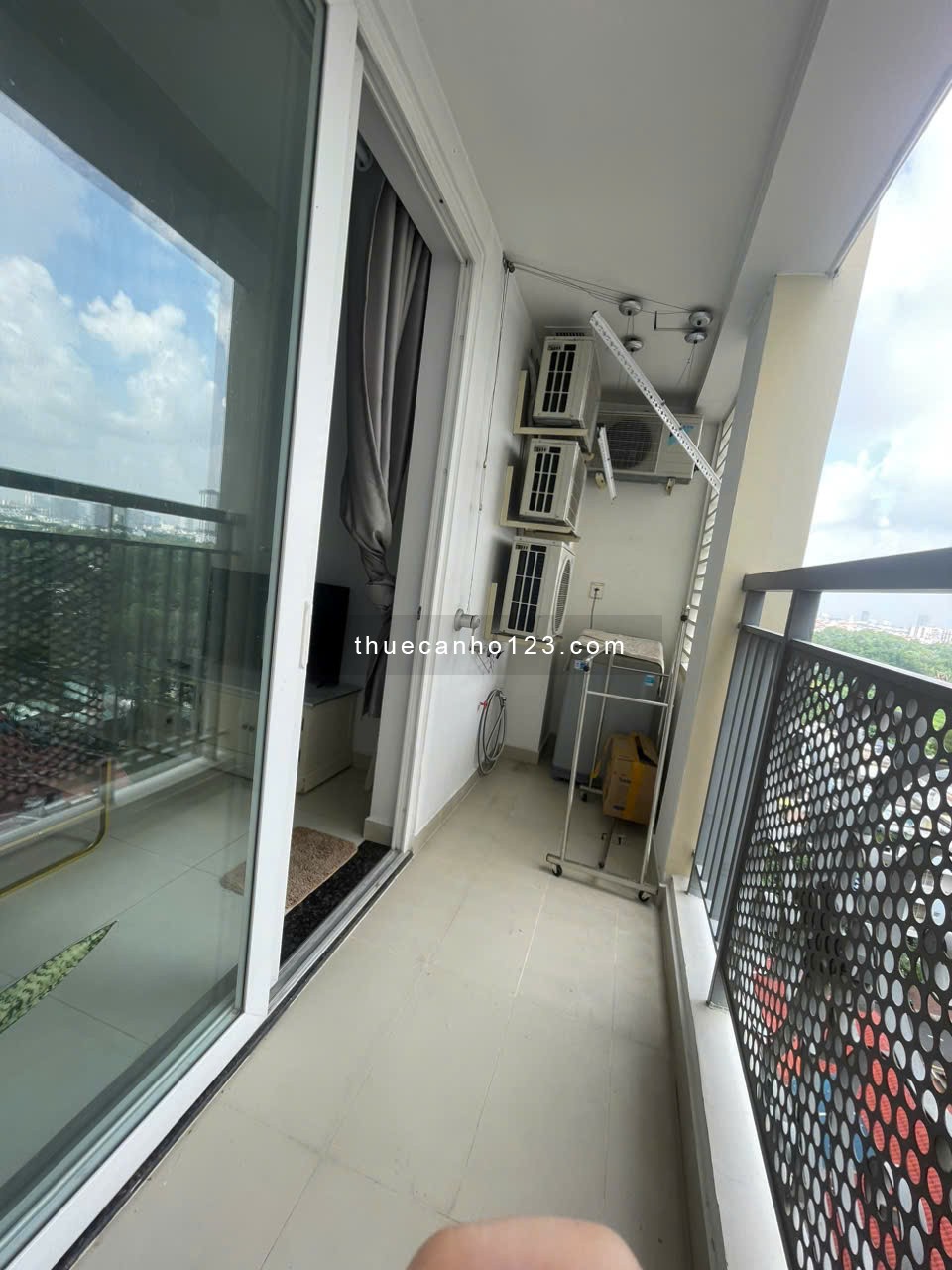 Cho thuê căn hộ 3 phòng ngủ full nội thất Saigon Mia Trung sơn