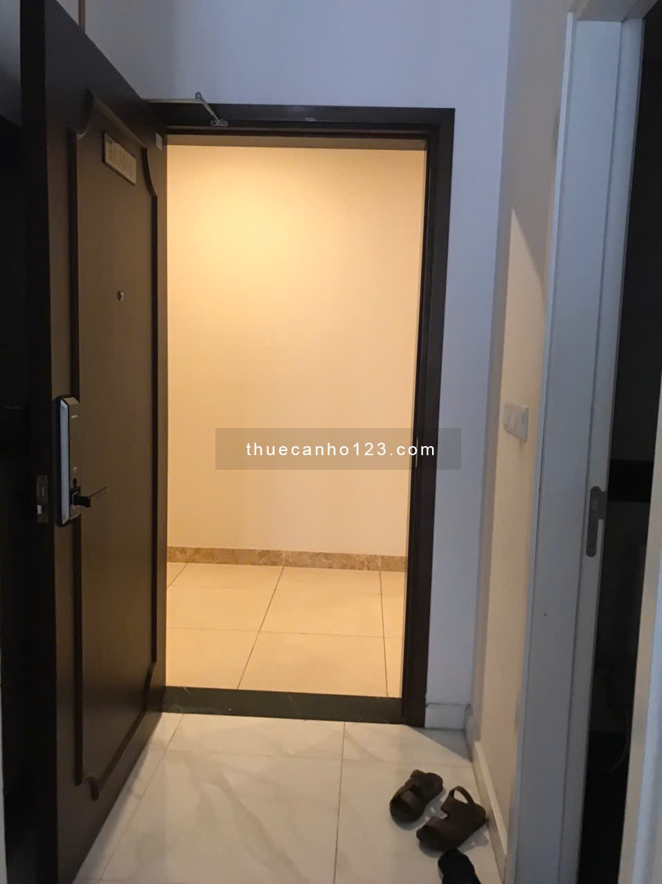 CHO THUÊ CĂN HỘ CAO CẤP (APARTMENT) TOÀ NHÀ D'EL DORADO TÂY HỒ 50m2 TẦNG 10 13,5tr/TH