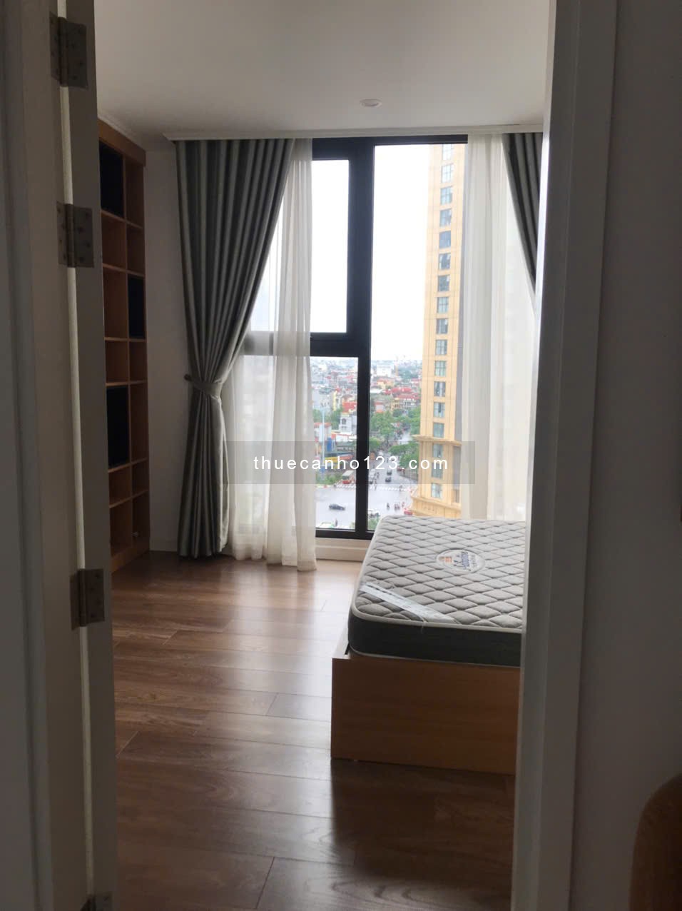 CHO THUÊ CĂN HỘ CAO CẤP (APARTMENT) TOÀ NHÀ D'EL DORADO TÂY HỒ 50m2 TẦNG 10 13,5tr/TH