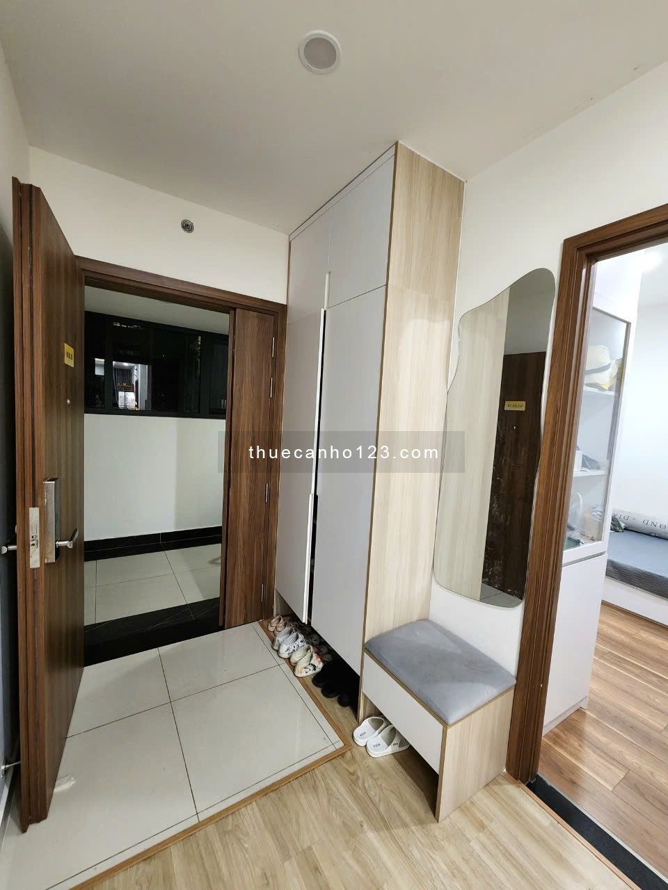 Cho Thuê 2PN 2WC Full NT, view đẹp, thoáng mát Q7 Saigon Riverside. Giá 12 triệu. LH 0906 600 593