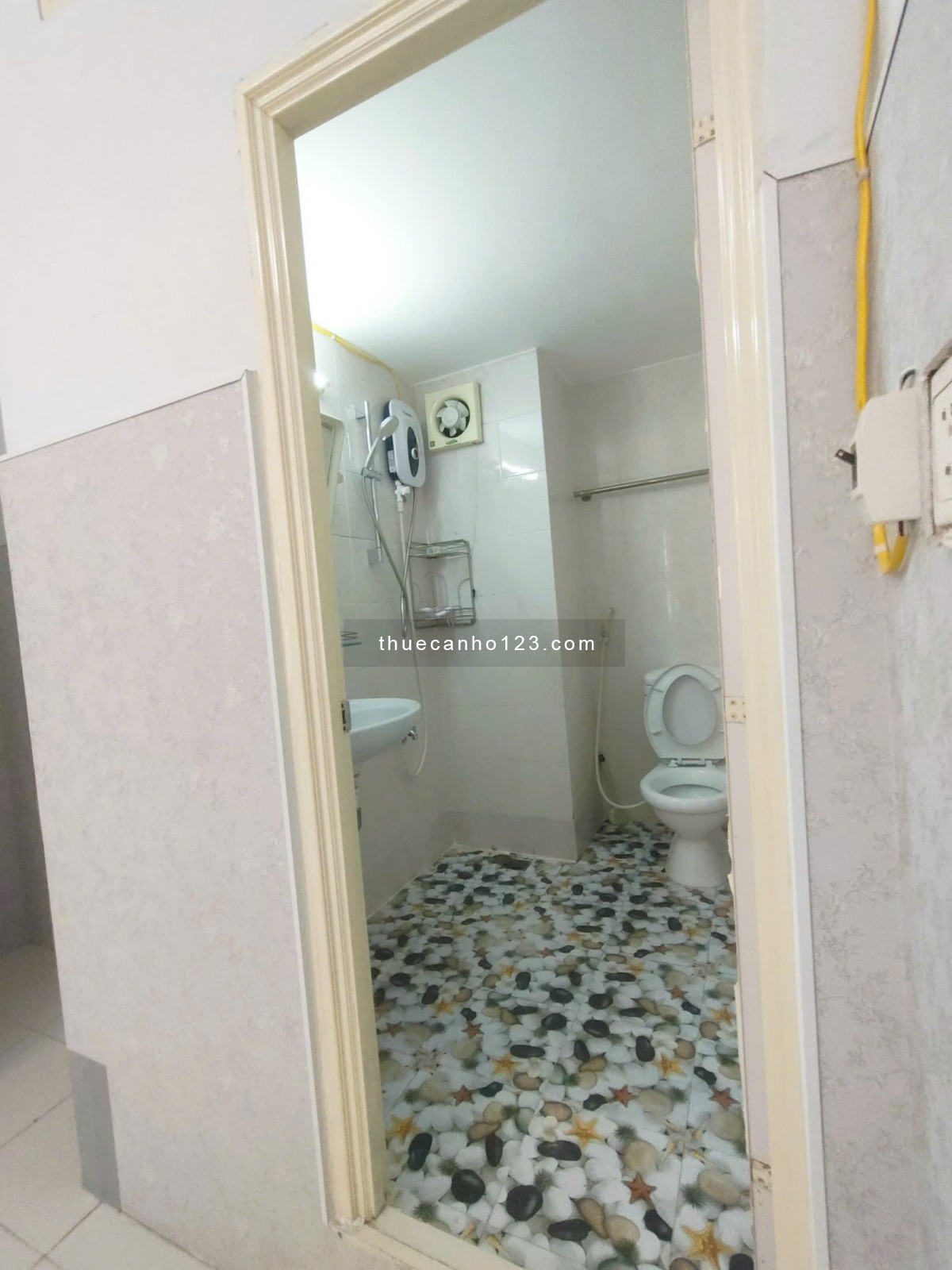 Chung cư Miếu Nổi cho thuê căn 1 phòng ngủ, 1wc, 7,5tr/tháng