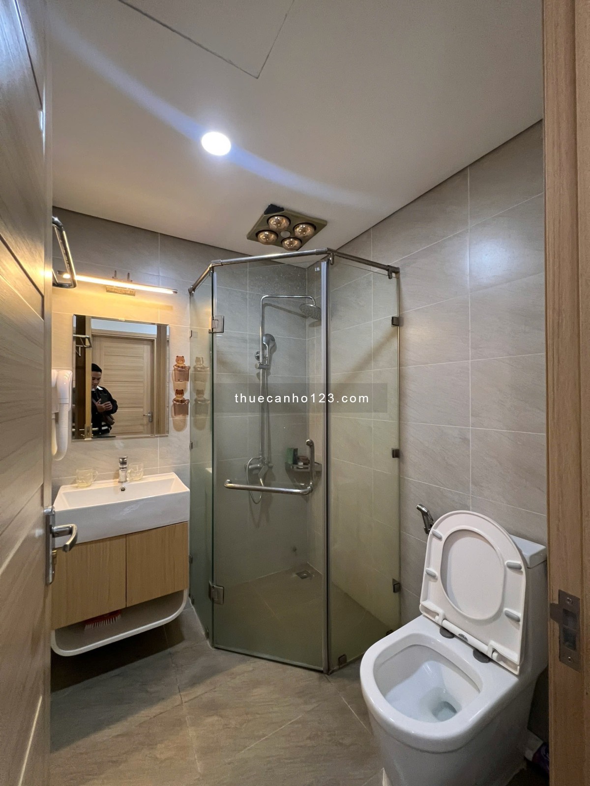 Chính chủ cho thuê căn hộ Golden Palm 120m 3 phòng ngủ full nội thất nhà siêu đẹp giá chỉ 18 triệu