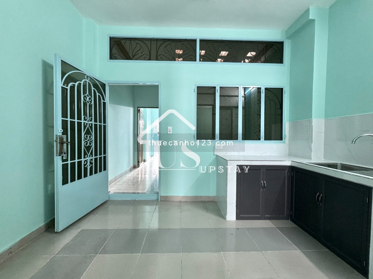 2Phòng Ngủ Siêu Rộng giá rẻ Quận 10, 80m2, Ban công