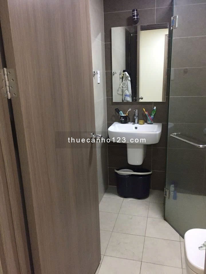 Căn hộ Screc Tower cho thuê căn 2p ngủ, 2wc - giá 14tr