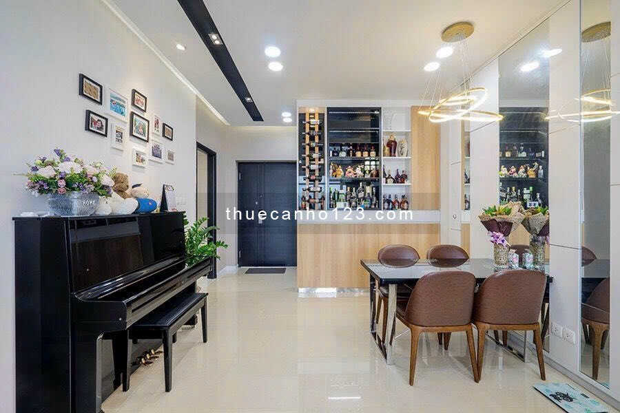 Cho thuê căn hộ Saigon Pearl, 2 phòng ngủ, lầu cao view đẹp, nội thất cao cấp giá 20 triệu/tháng