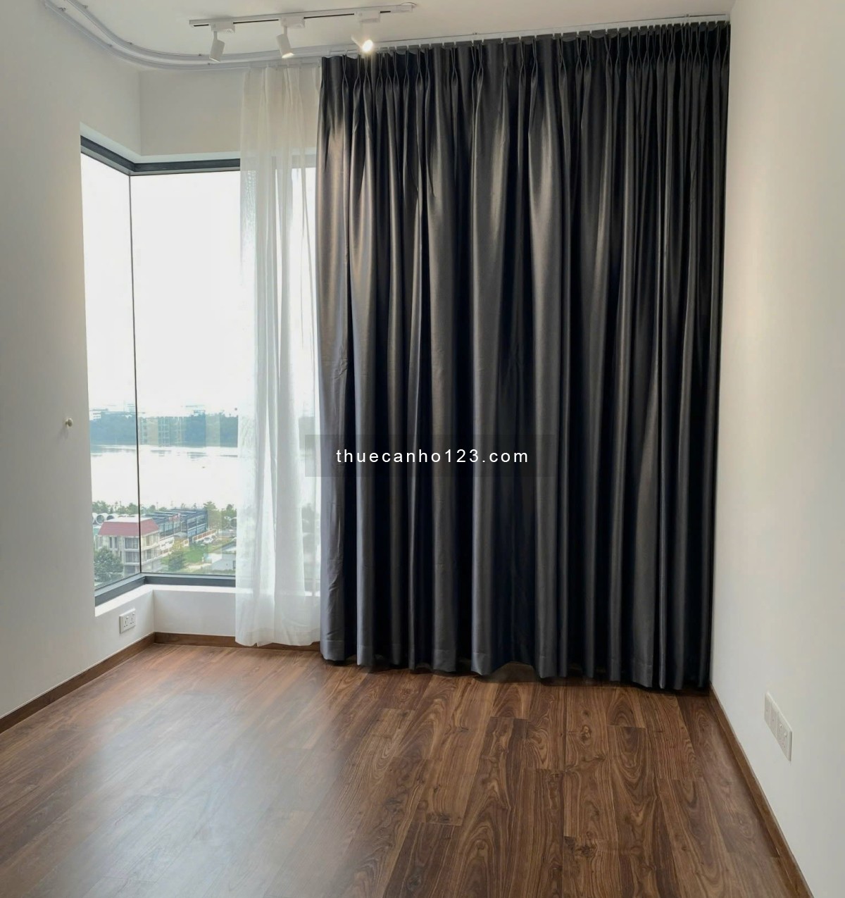 Nhà View Đẹp Giá Cực Tốt – One Verandah 2PN