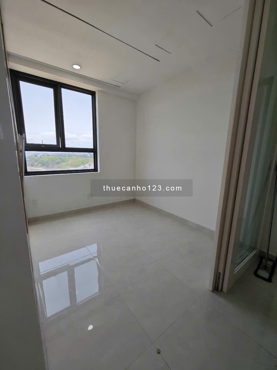 Chung cư Kingston Hoàng Văn Thụ, PN: 130m2, 21tr/th 3p ngủ