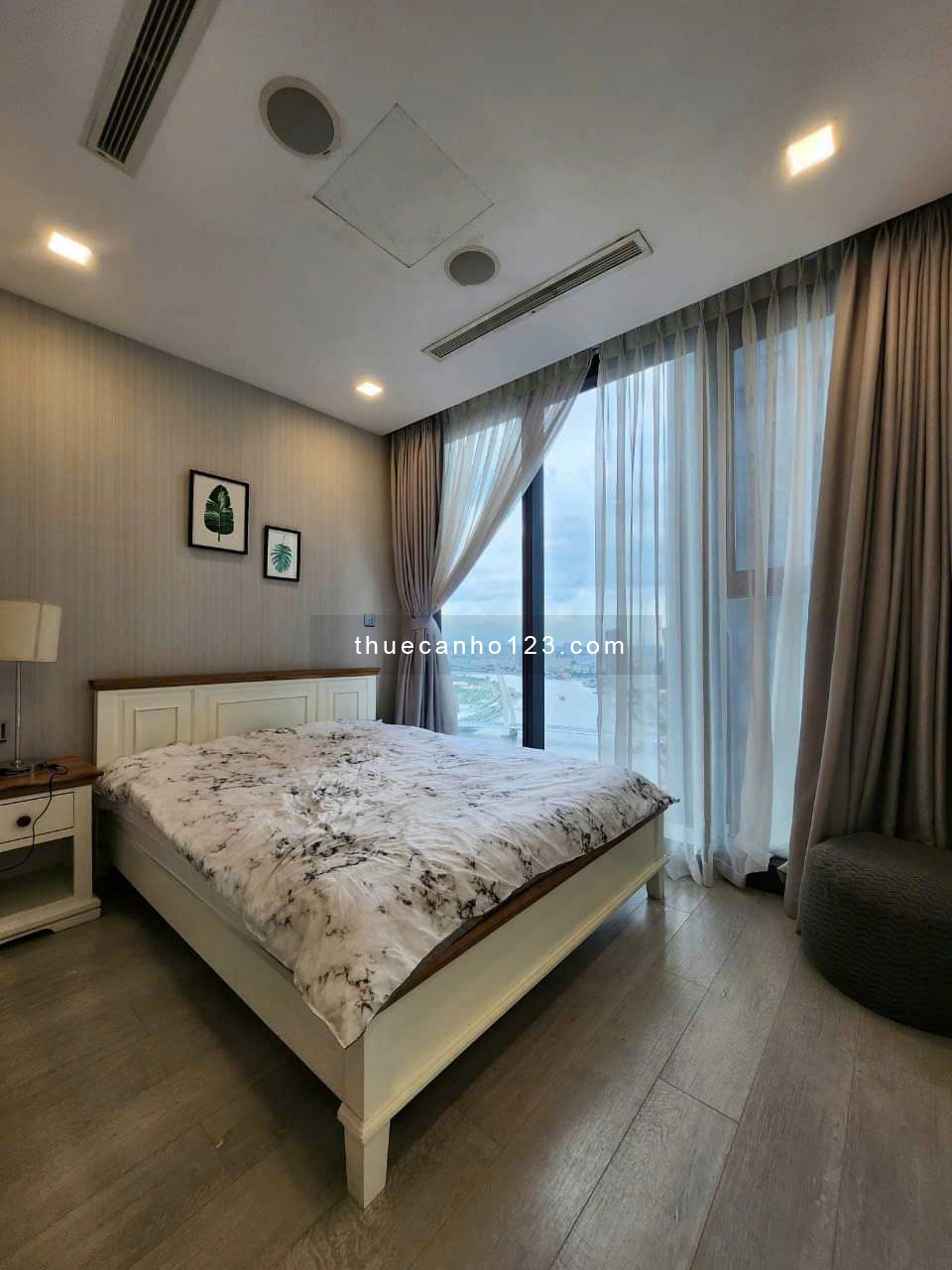 Cho thuê nhanh căn hộ 1PN giá 18 triệu full nội thất Vinhomes Golden River