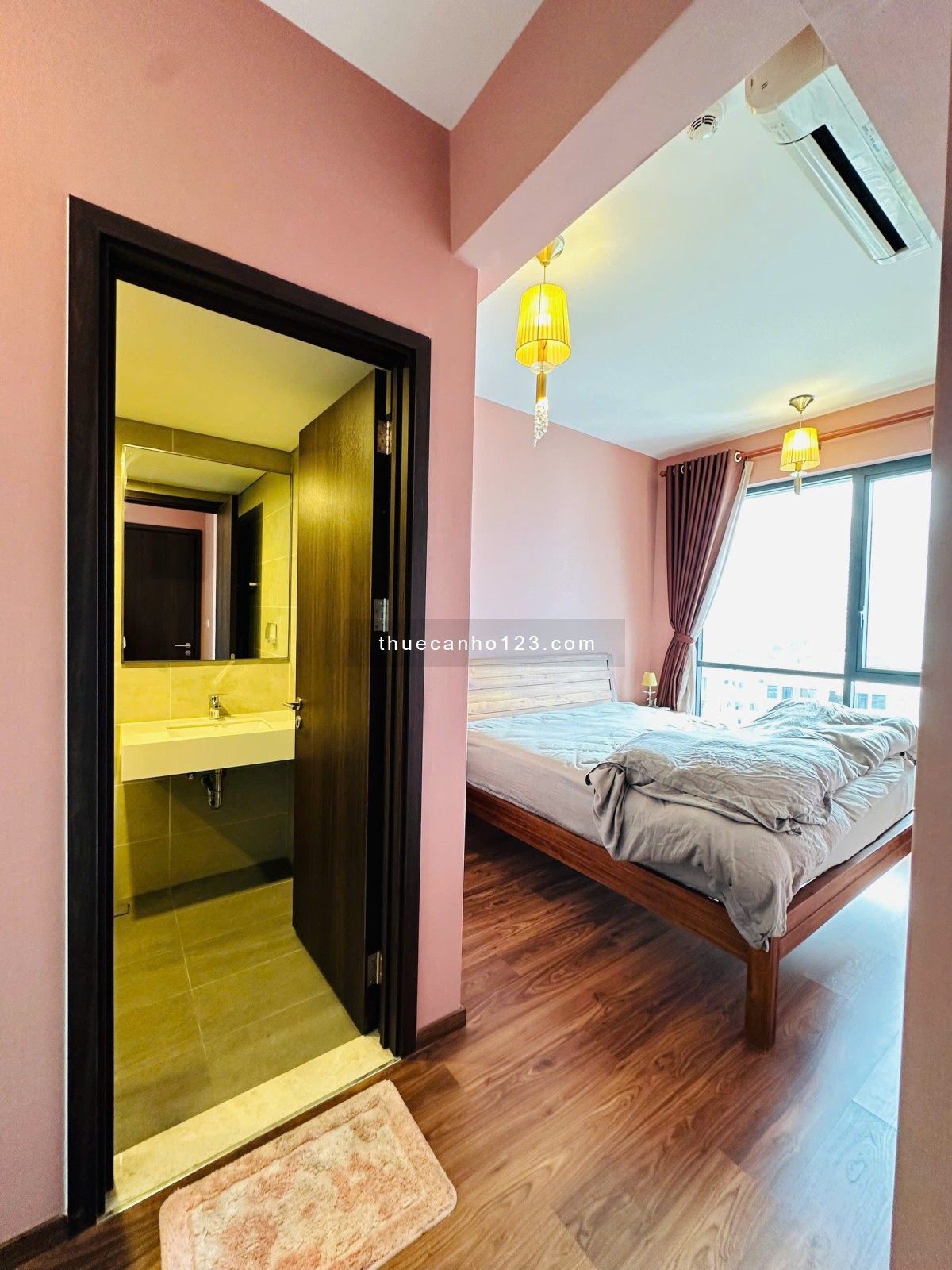 One Verandah, 2 phòng ngủ, full nội thất, view Bitexco và sông SG, chỉ 20 TRIỆU!