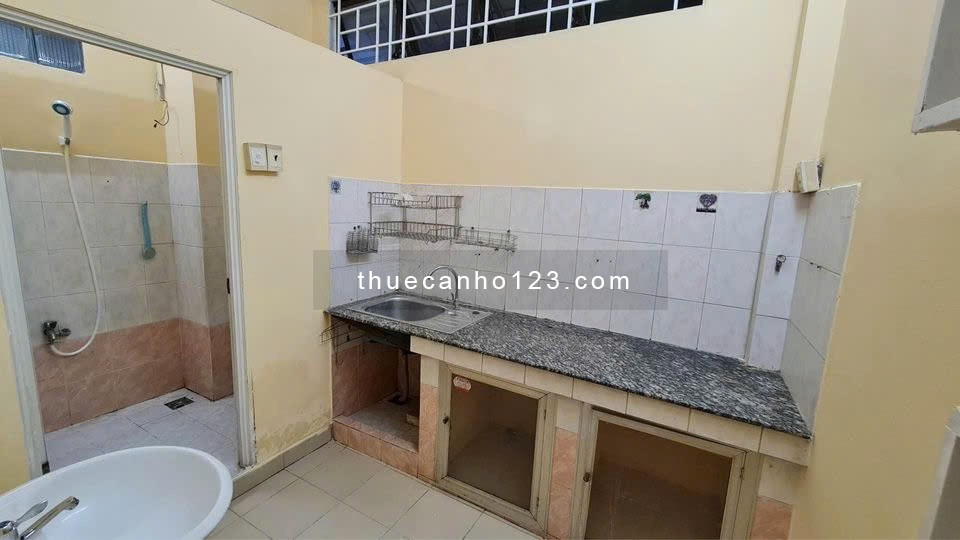 Chung cư Kì Đồng, p9, Quận 3: 55m2, có gác, bancol, nội thất giá 8tr/th