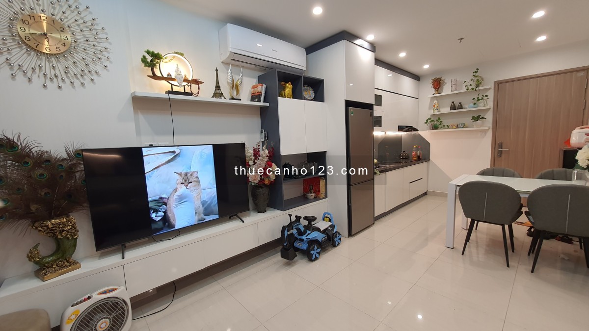 Chính chủ cho thuê 2 phòng ngủ 65m2 nội thất cao cấp tại Vinhomes Smart City LH: 0968 714 626