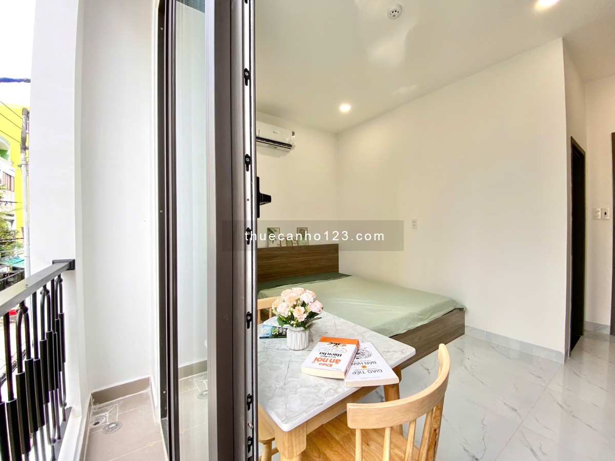 Cho thuê căn hộ ban công full nội thất kế bên nhà thờ Tân Định Q3, công viên Lê Văn Tám, cầu Bông